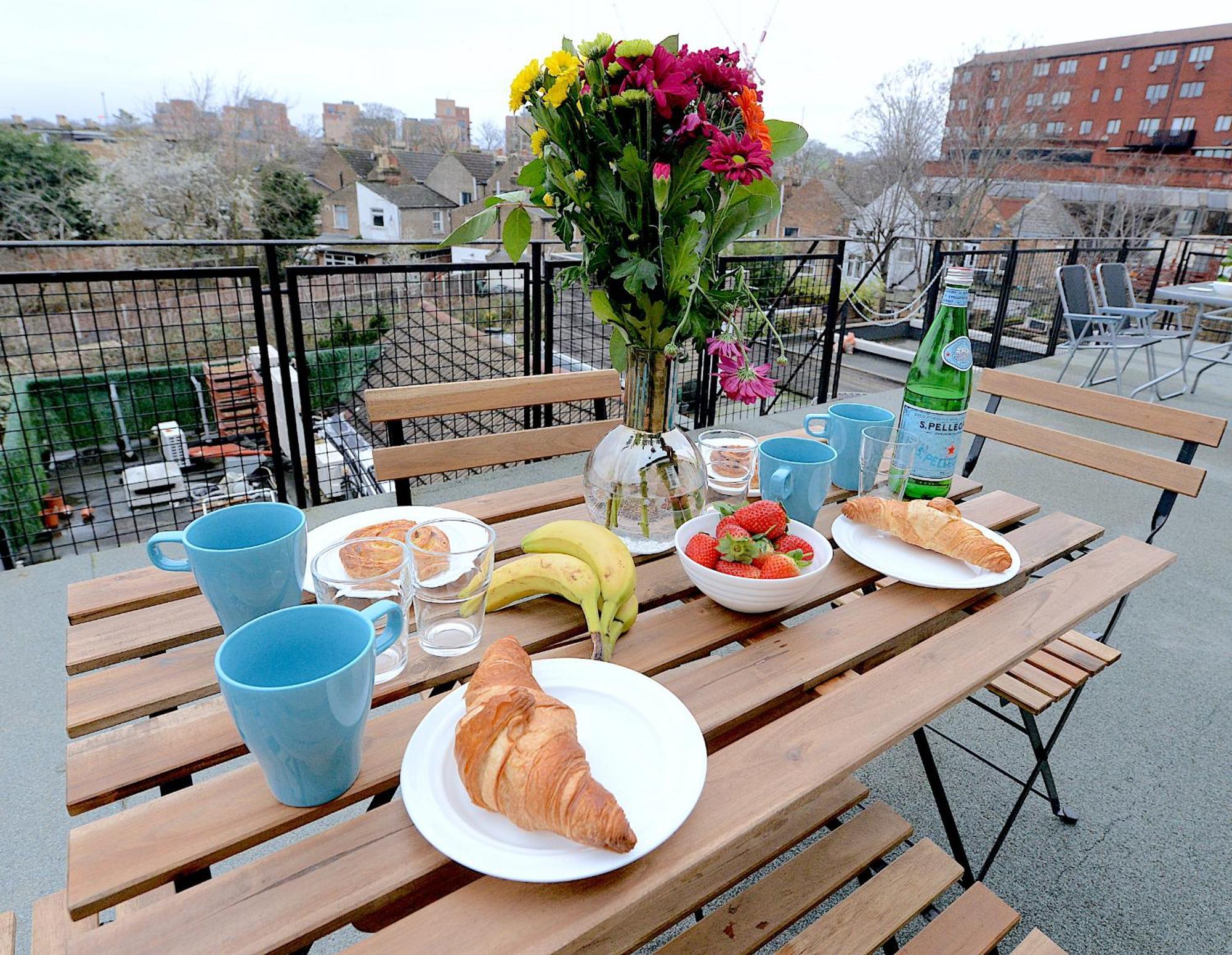 شقة 2 Bed Terraced Flat Piccadilly Line لندن المظهر الخارجي الصورة