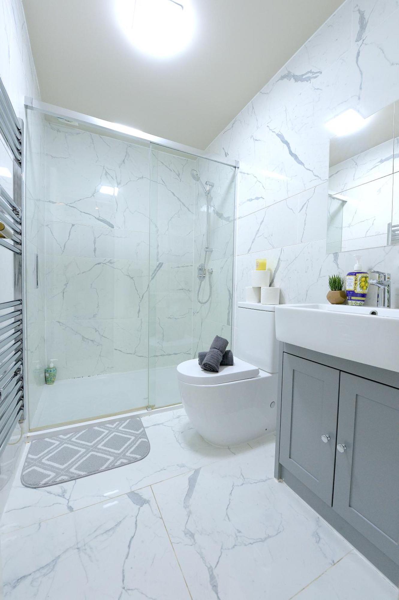 شقة 2 Bed Terraced Flat Piccadilly Line لندن المظهر الخارجي الصورة