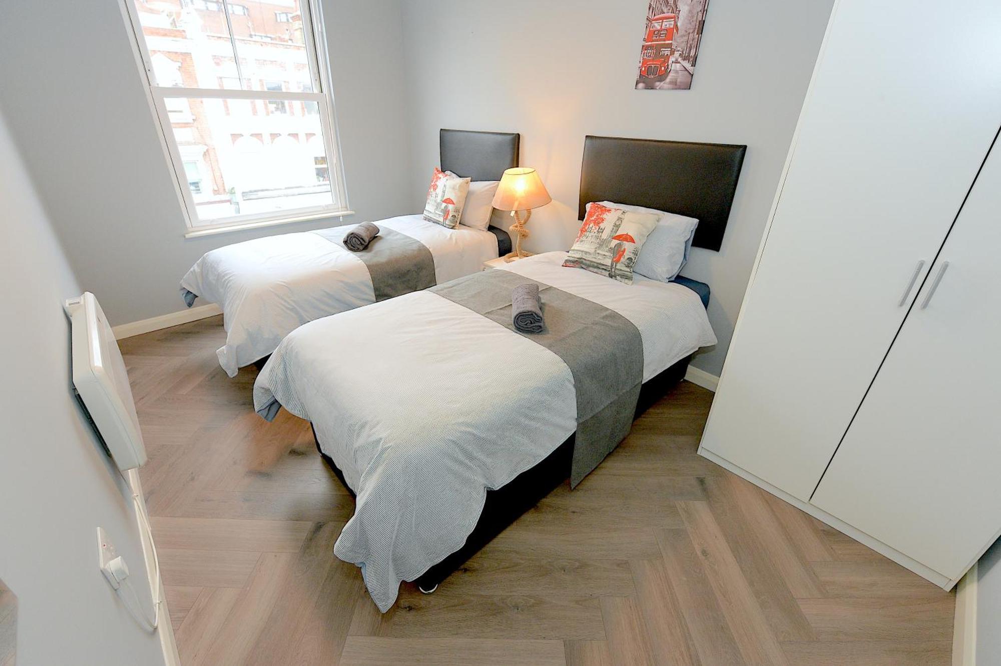 شقة 2 Bed Terraced Flat Piccadilly Line لندن المظهر الخارجي الصورة