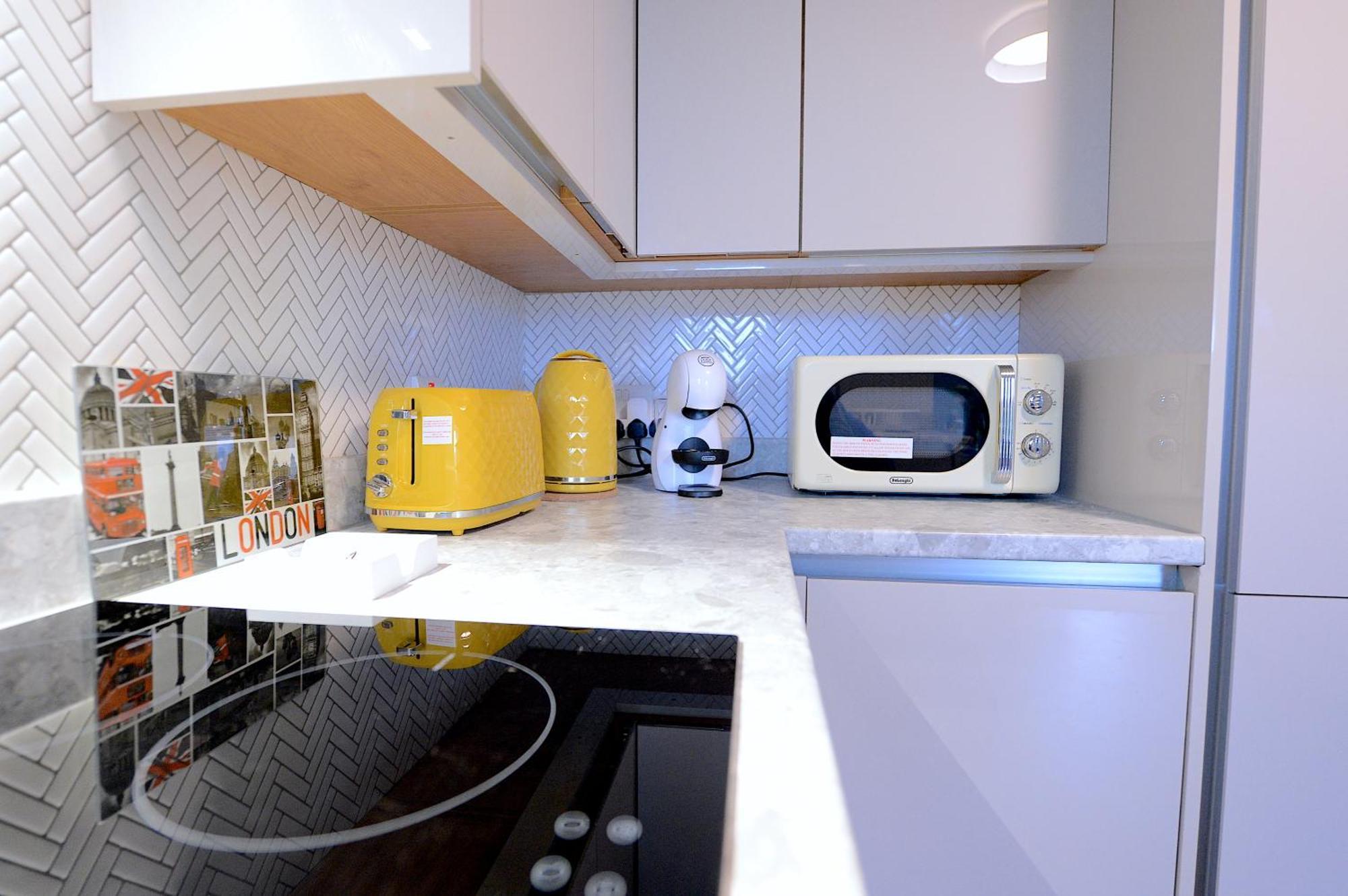 شقة 2 Bed Terraced Flat Piccadilly Line لندن المظهر الخارجي الصورة